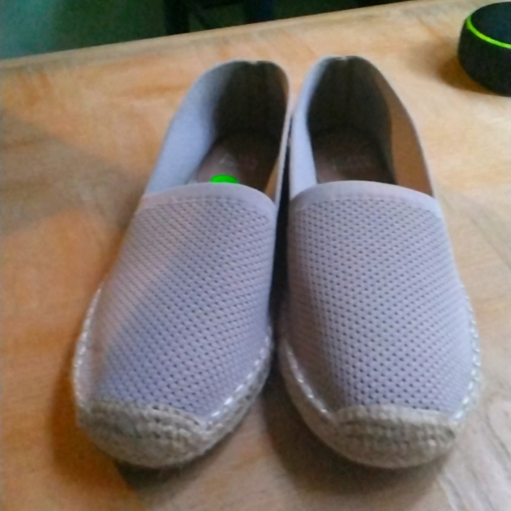 Eileen Fisher beige shoes new never worn